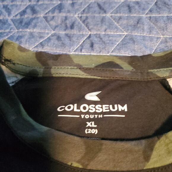 NEW Colosseum Youth XL Camo Wisconsin Badgers OHT Military Supported Tee FLAWS - Picture 5 of 9